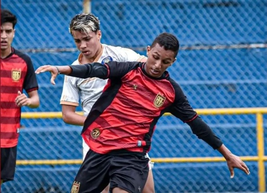 AD Guarulhos 0x2 Flamengo Guarulhos (Foto: Lolê Arts/Flamengo)