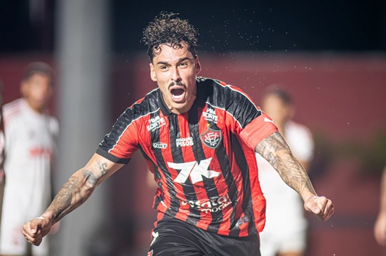 Vitória 1x0 Internacional - Brasileirão 2025 (Foto: Crédito: Victor Ferreira/EC Vitória)