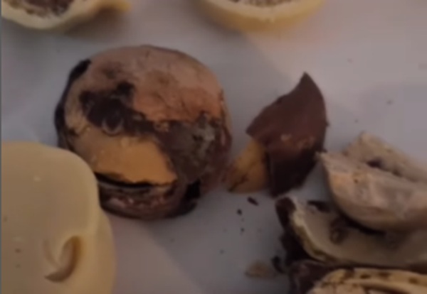 Doces apresentaram aspectos de queimados e com furos no centro - Foto: Reprodução/Instagram