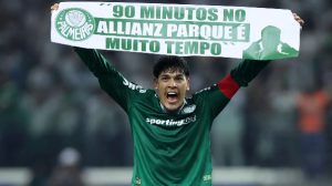 Faixa simboliza espírito alviverde nesta quinta-feira (30) - Foto: Alexandre Schneider/Getty Images