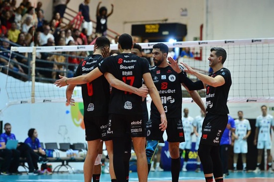 A equipe do Vôlei Guarulhos BateuBet viaja nesta quarta-feira, 19 (Foto: Mauro Horita)