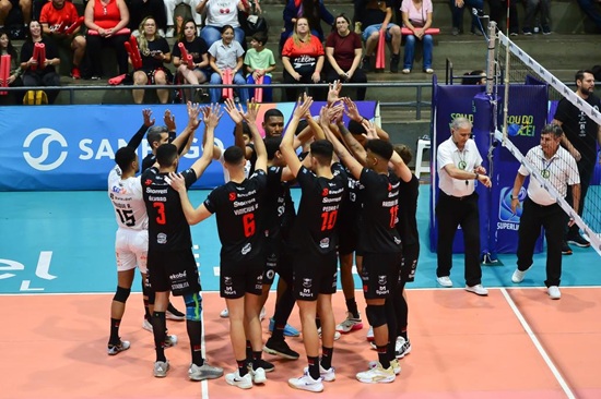 Vôlei Guarulhos BateuBet se mantém no G4 e recebe São José no domingo (Foto: Divulgação)