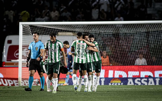Vasco 1x3 Juventude - Brasileirão 2025 (Foto: Lance! Media Group)