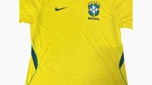 Primeira camisa do Brasil para a Copa do Mundo de 2026 (Foto: Reprodução/FootyHeadlines)