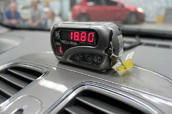 Ipem realiza verificação de taxímetros - Foto: Divulgação/Governo do Espírito Santo