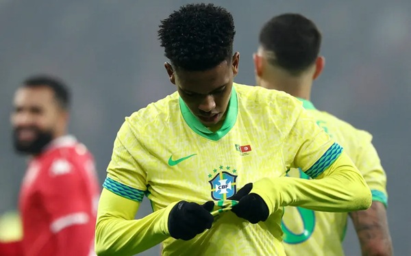 Estevão marca seu quinto gol pela Seleção Brasileira - Foto: Franck Fife/AFP