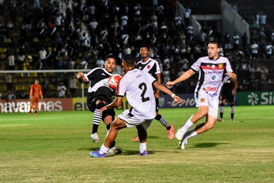 Vasco 5x3 Flamengo Guarulhos - Copinha 2025 (Foto: Eduardo Oliveira/Flamengo)