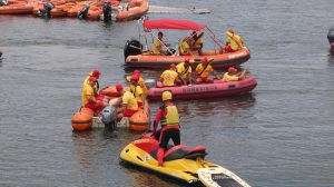 Bombeiros salvam 75 pessoas durante fim de semana nas praias paulistas (Foto: Divulgação)