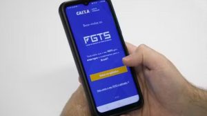 Governo libera FGTS retido para trabalhadores adeptos ao saque-aniversário (Foto: Guito Moreto/Agência O Globo)