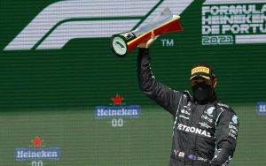 Lewis Hamilton foi o último vencedor do GP de Portugal, em 2021 - Foto: REUTERS/Marcelo Del Pozo