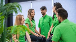 Trainee Leroy Merlin 2026 abre vagas com salário de R$ 6.500 e foco em formação de líderes (Foto: Divulgação)