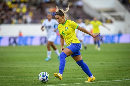Tamires Dias compartilhará sua trajetória nos gramados (Foto: Staff Images Woman/CBF)