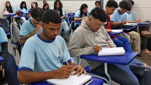 Um em cada quatro estudantes brasileiros de escolas públicas permanece na instituição por sete horas ou mais diariamente. (Foto-Antonio Cruz Agencia Brasil)