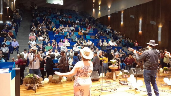 CEU Ponte Alta recebe edição especial do “Café, Moda e Viola” (Foto: Divulgação/PMG)