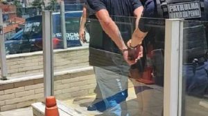 Dupla foi localizada após alerta da Central de Segurança Integrada e levada à Delegacia de Roubo de Cargas (FotoDivulgação/PMG)