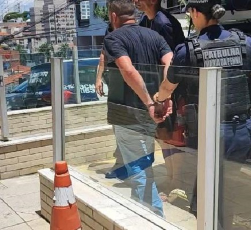 Dupla foi localizada após alerta da Central de Segurança Integrada e levada à Delegacia de Roubo de Cargas (FotoDivulgação/PMG)