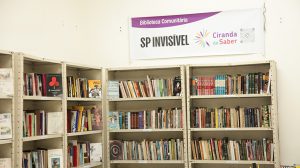 Idosos em centro de acolhimento ganham biblioteca comunitária (Foto-Divulgação / SP Invisível)