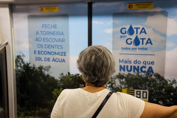 Imagens do Cantareira chegam ao Metrô para conscientizar sobre o uso da água (Foto: Divulgação/Governo de SP)