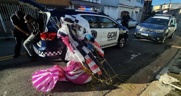 GCM de Guarulhos apreende balão e prende homem em flagrante no Parque Santo Antônio (Foto-Divulgação)