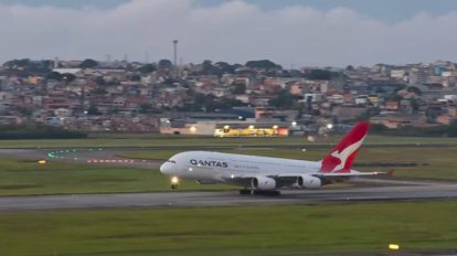 Maior avião comercial do mundo pousa em Guarulhos após voo direto da Austrália (Foto-@italo.loiola_)