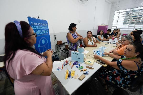 Abre inscrições gratuitas de arteterapia para mulheres com fibromialgia (Imagem: Sidnei Barros / PMG)