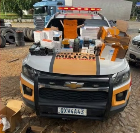 764 eletrônicos são apreendidos na BR-116 em MG — (Foto: Polícia Militar Rodoviária)