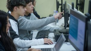 Programa BEEM oferece 20 mil vagas de estágio para estudantes da rede estadual de SP (Foto: Divulgação/Governo de SP)