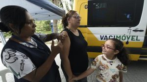 Vacimóvel participa de ação social na Vila Any neste sábado (Foto: Fábio Nunes Teixeira / PMG)