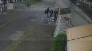 Mulher é sequestrada em Guarulhos, obrigada a fazer transferências e abandonada na zona norte de SP (Foto: Reprodução: Sala de Imprensa da PM)