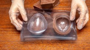 Governo de SP abre cursos gratuitos de ovos de Páscoa para geração de renda] (Foto-Agência SP)