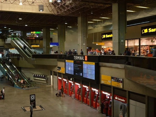 Explosão em motor de avião provoca cancelamentos e alterações de voos em Guarulhos (Foto-Divulgação)