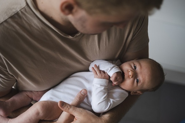 Licença-paternidade de 20 dias (Foto-Freepik)
