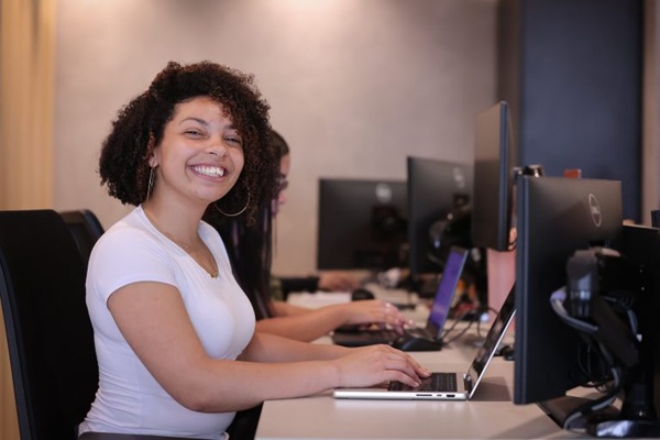 Programa BEEM abre inscrições para estágio remunerado a alunos do Ensino Médio em SP (Foto: Governo de São Paulo/Divulgação)