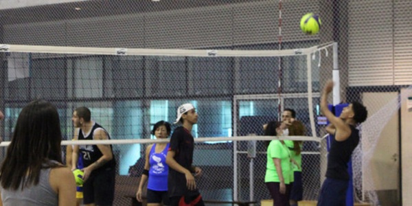 Inscrições abertas para aulas gratuitas de vôlei em Guarulhos (Foto: Stephany Tiveron)