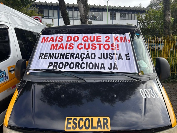Motoristas e mães atípicas protestam por reajuste no transporte escolar em Guarulhos (Foto-Lucas Aimar)
