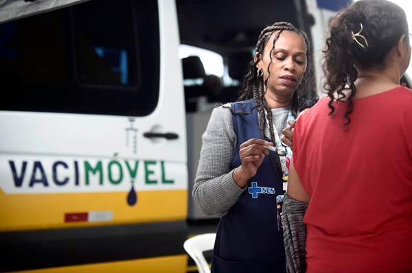 Vacimóvel no Taboão atende neste sábado com vacinação contra gripe e outros imunizantes (Foto: Umaitá Pires / PMG)