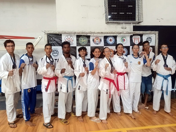 Atletas medalhistas - Foto: Divulgação