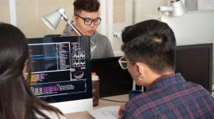 Confira as vagas abertas em cursos de TI pelo Portal Trampolim (Foto-Divulgação)