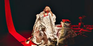 Teatro em Guarulhos: Natasha Corbelino encena exaustão em “1 Peça Cansada” (Foto - Divulgação)