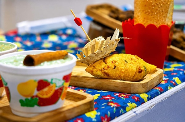 Festa Junina Vegnice 2026 aposta em gastronomia vegana e sabores inspirados na Copa do Mundo (Foto-Divulgação)
