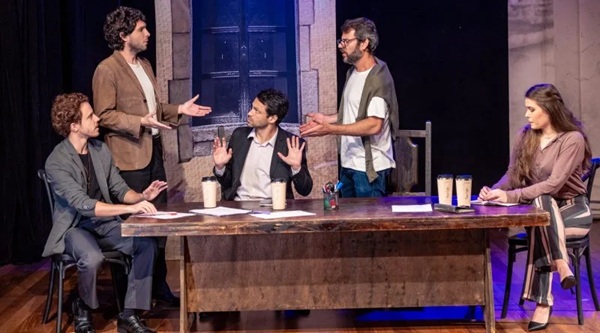 Teatro Padre Bento Recebe Espetáculo “O Homem Mais Inteligente da História” Neste Domingo (Foto-Divulgação)