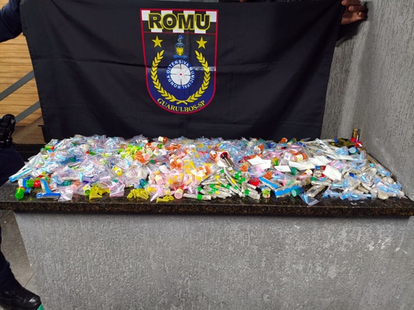 Ação da GCM: Drogas apreendidas e suspeito de assalto detido em flagrante em Guarulhos (Imagem: Divulgação/PMG)