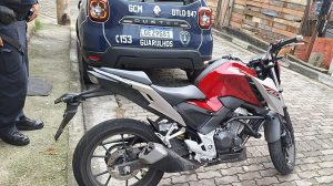 GCM de Guarulhos recupera motocicleta roubada no Jardim Scyntila (Foto: Divulgação / PMG)