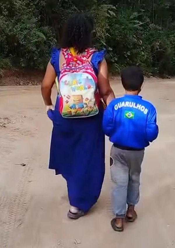Mãe Denuncia Falta de Transporte Escolar Para Filho Autista em Guarulhos (Foto-Reprodução Metrópeles)