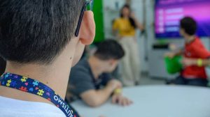 SP garante permanência de professores auxiliares no apoio a alunos elegíveis à educação especial (Foto: Marco Ankosqui)