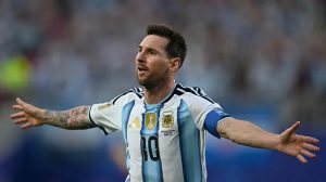 Messi pode se tornar hoje o maior artilheiro da história das Copas (Roberto SCHMIDT/AFP)