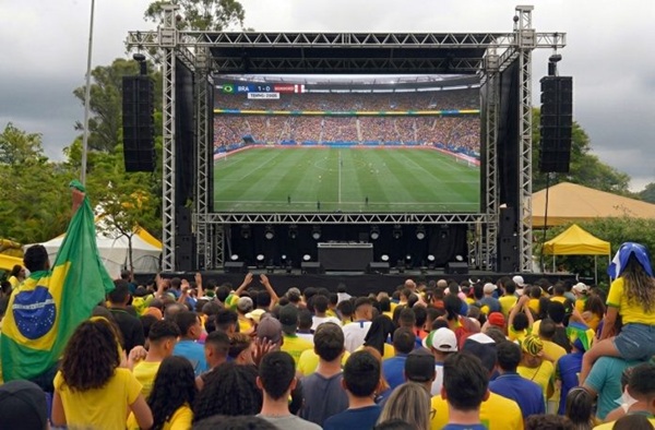 Arraiá do Hexa 2026 une tradição junina e torcida pela Copa do Mundo no Bosque Maia (Foto-IA /PMG)