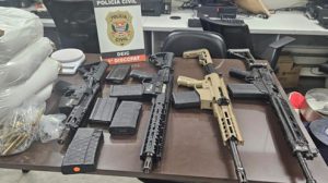 Operação da Polícia e do MP de SP contra lavagem de dinheiro apreende fuzis (Foto-Divulgação)