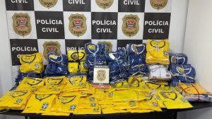 Polícia apreende mais de 50 mil figurinhas e álbuns falsificados da Copa do Mundo em São Paulo (Foto-Governo de São Paulo/Divulgação)