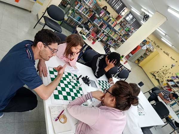 Bibliotecas de Guarulhos abrem inscrições para oficinas gratuitas de xadrez durante o mês de julho (Foto: Divulgação)